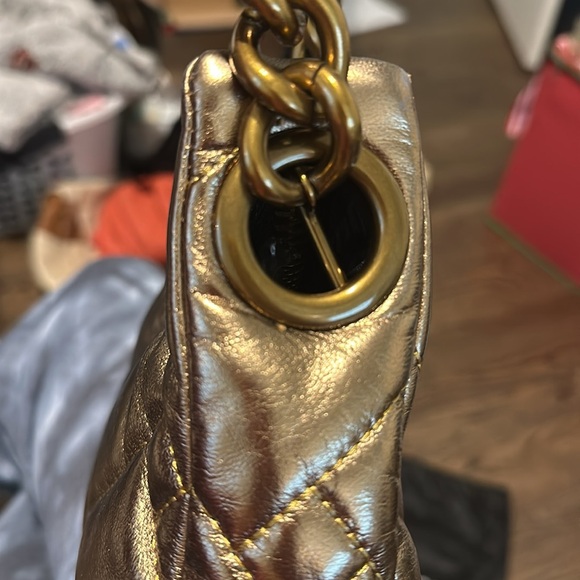Kurt Geiger Kensington Gold, Quilted Leather Hobo with Oversized Chain Strap ✨ - Picture 11 of 13